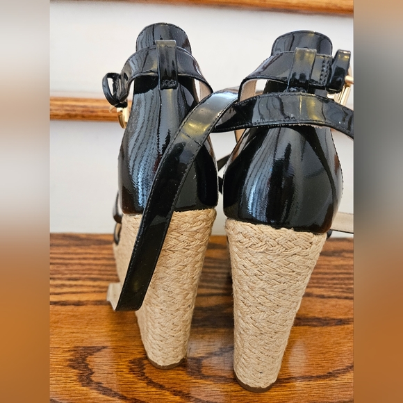 💜MICHAEL KORS Black Patent Leather Sandal Wedge w Peekaboo Toe Ankle Straps - Picture 6 of 12
